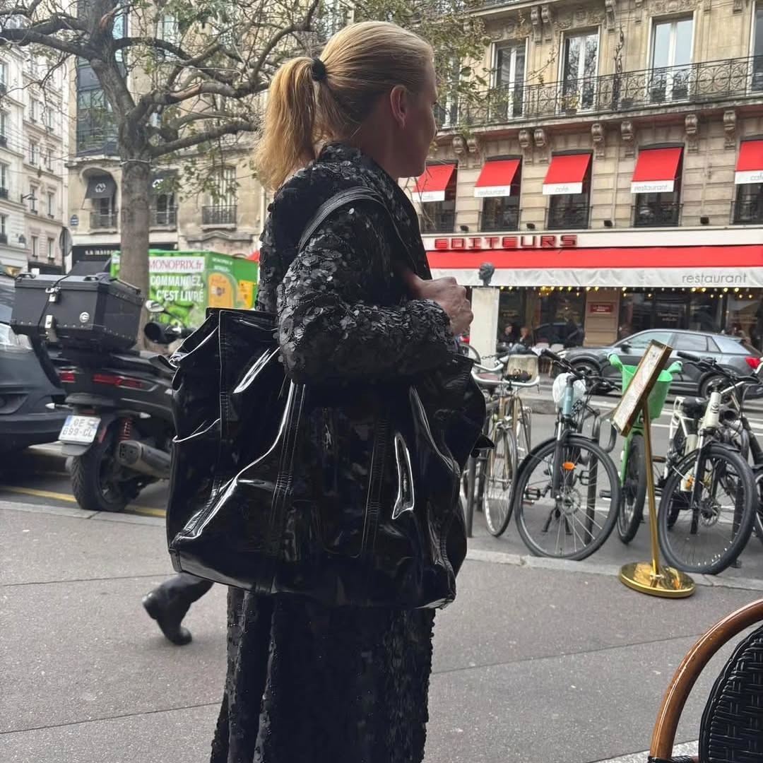 And yet another completely new piece, Pierre, I carry this bag of my every day, and somehow it always is super Heavy . — image 4. Images by Roman März