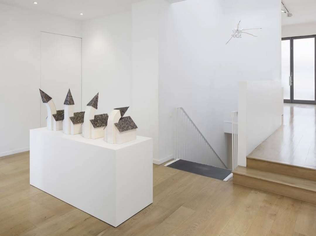Now open in London, ‘Hughmanity’ marks Hugh Hayden’s (@huthhayden) first return to the city since his 2020 debut with… — image 1. Image: Installation view of ‘Hugh Hayden: Hughmanity’, 27 September – 1 November 2025, 27 Bell Street, London © Hugh Hayden, Courtesy Lisson Gallery, Photography by Ollie Hammick.