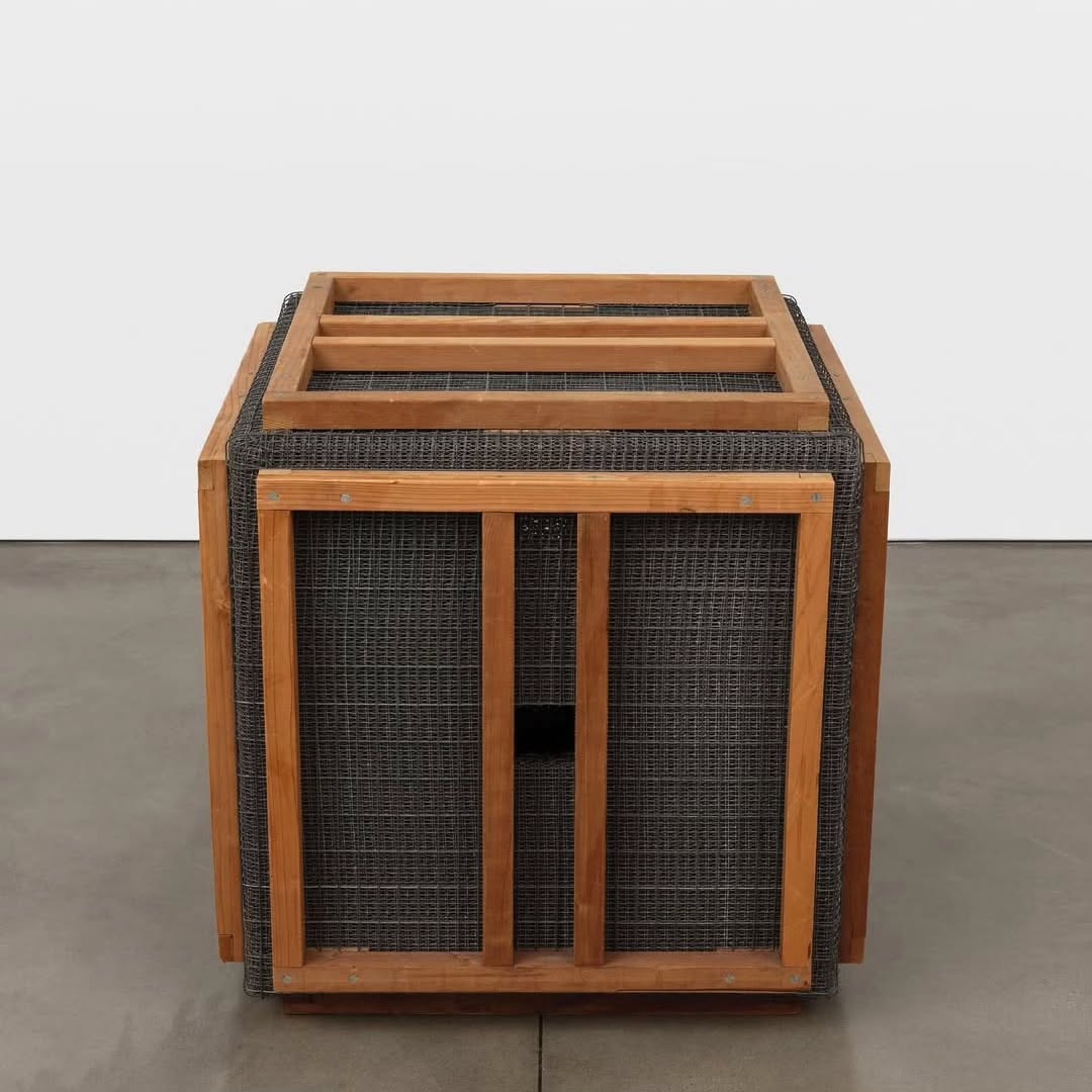 ‘Wire Piece’ (1978) by Jackie Winsor is an almost three-foot sculpture formed of layers of wire supported by a wooden structure. — image 3