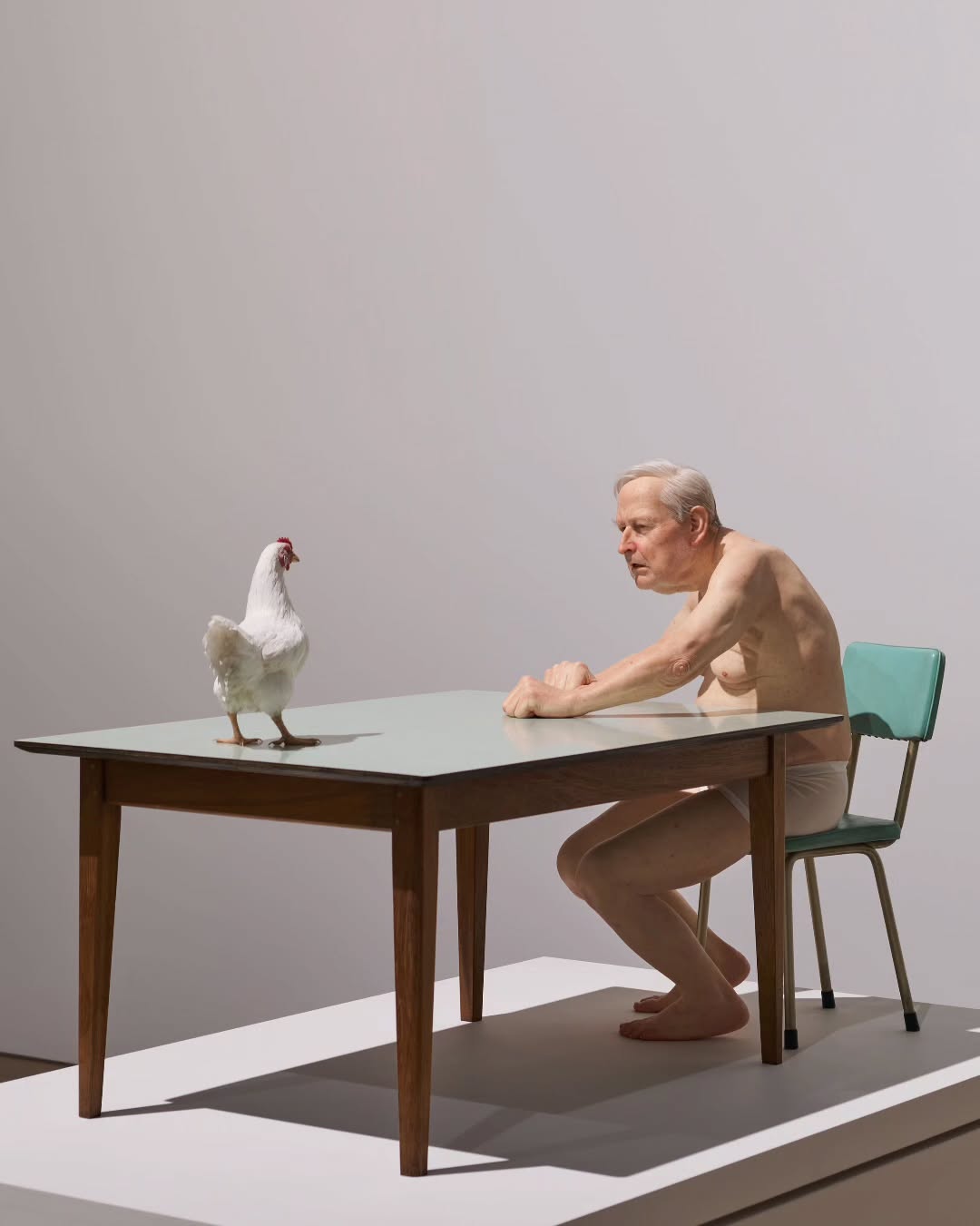 On view at the Mori Art Museum in Tokyo, Japan: Ron Mueck — image 4. Images: Ron Mueck, installation views, Mori Museum, 2026. Photos: Masaya Yoshimura. Courtesy of Fondation Cartier pour l’art contemporain.
