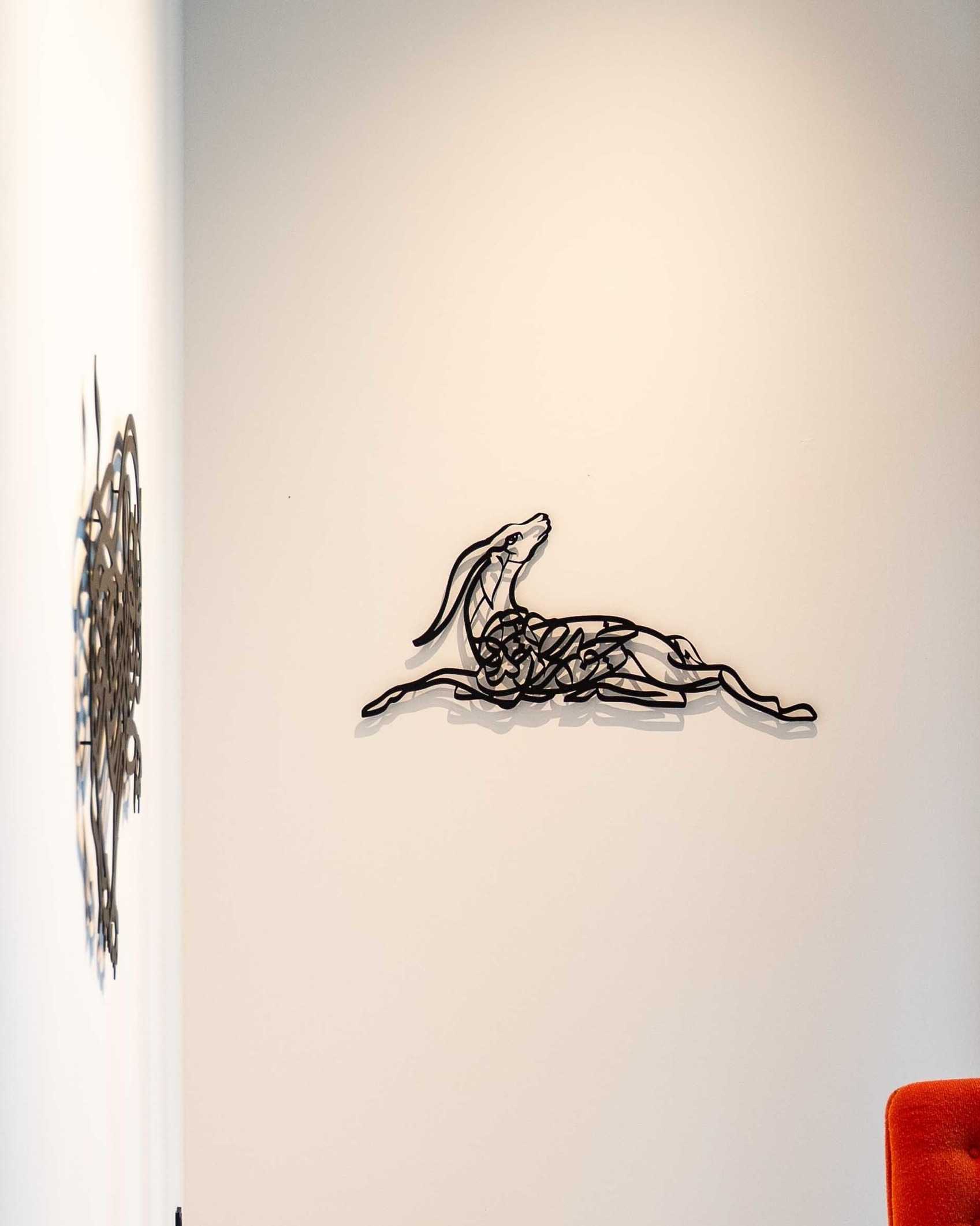 A Quiet Wildness has opened at Daniel Und Die Kunst, presenting a new body of work by artist Muzzumil Ruheel. — image 4. Photos: @oliverreetz