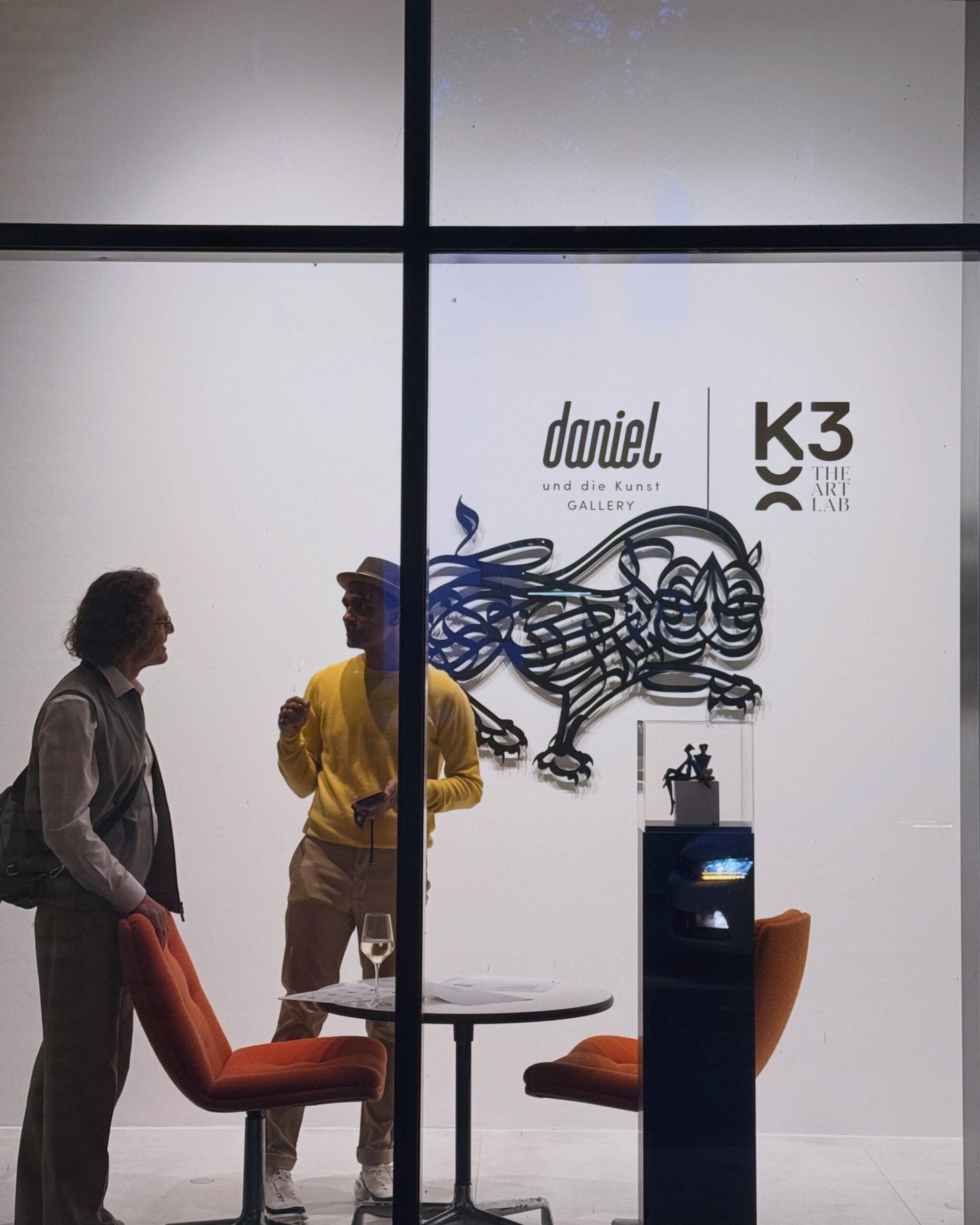 A Quiet Wildness has opened at Daniel Und Die Kunst, presenting a new body of work by artist Muzzumil Ruheel. — image 5. Photos: @oliverreetz
